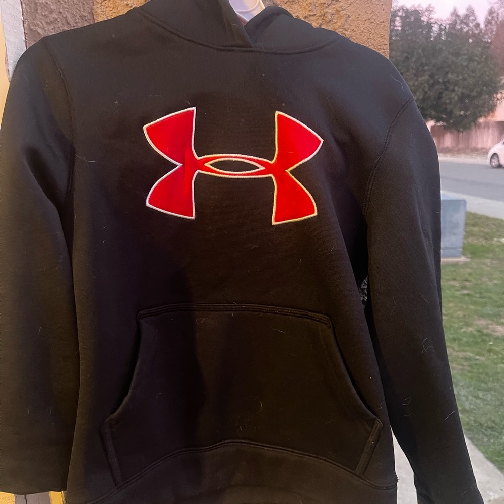 Kids Youth XSML Under Armour Blk & Red Hoodie